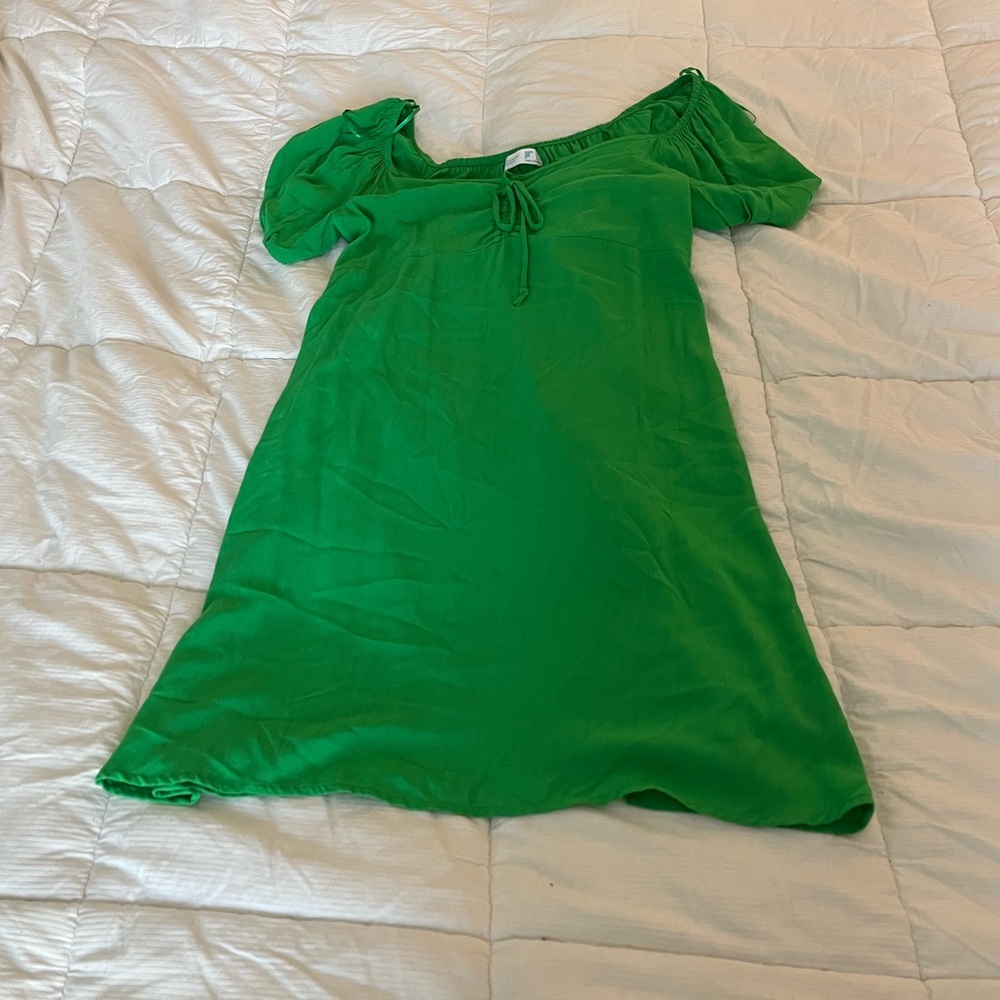 ⭐️ 3/$25 Primark Green Short Sleeve Mini Dress